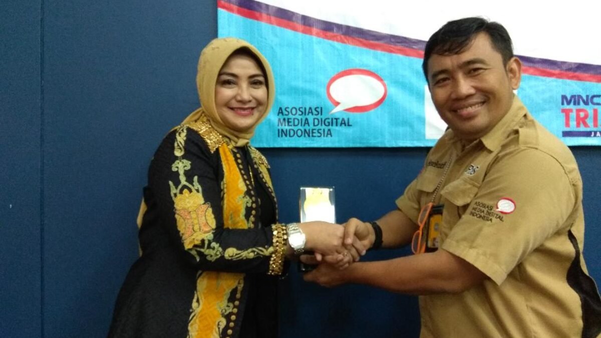 Penandatangan MOU Asosiasi Media Digital Indonesia & Stikom Interstudi Penandatangan MOU Asosiasi Media Digital Indonesia & Stikom Interstudi