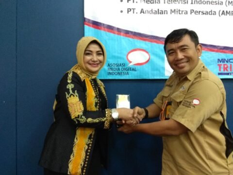 Penandatangan MOU Asosiasi Media Digital Indonesia & Stikom Interstudi