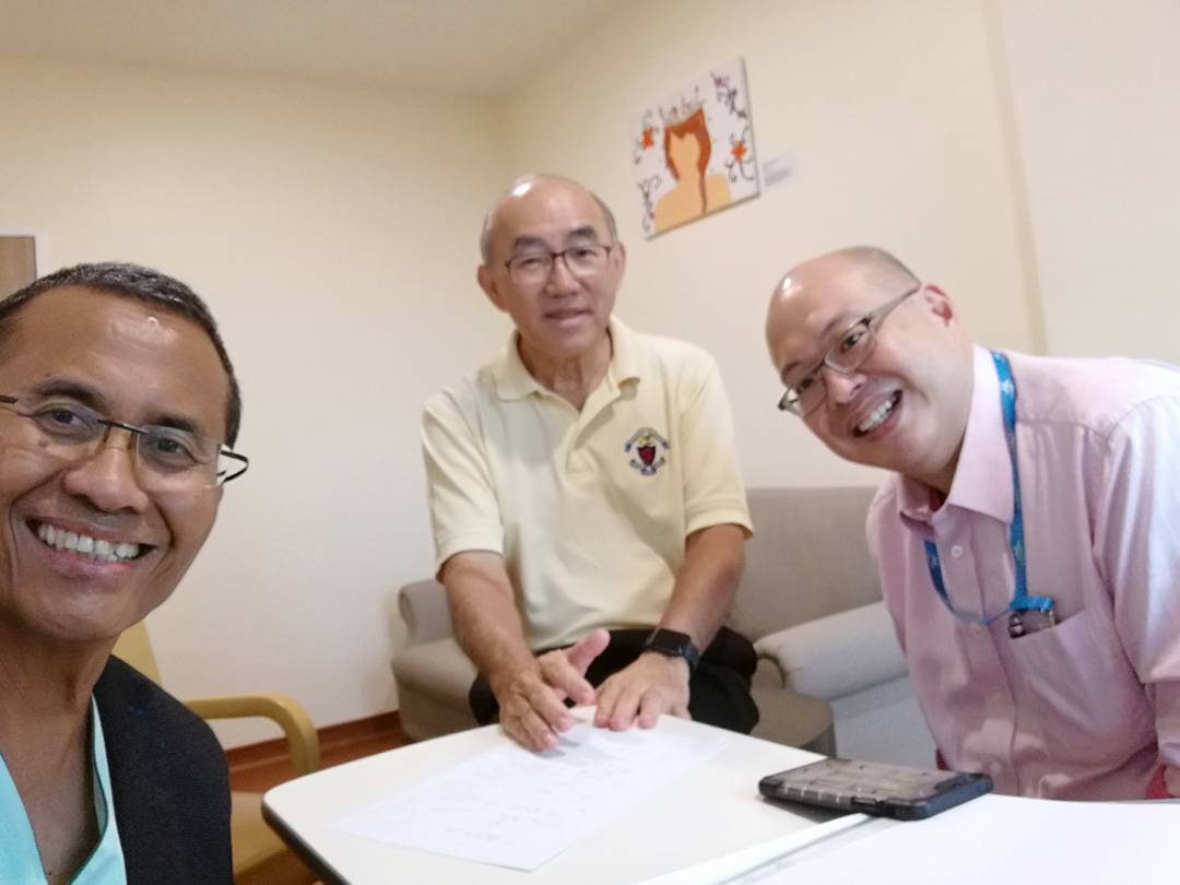 dahlan-di-singapore-bersama-Robert-Lain-dan-Dr-Wong