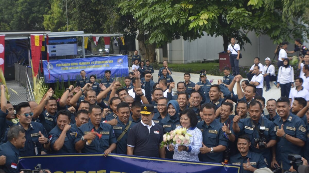 KSAL Laksamana TNI Ade Supandi, S.E., M.A.P. Resmikan TV Streaming milik TNI AL KSAL Laksamana TNI Ade Supandi, S.E., M.A.P. Resmikan TV Streaming milik TNI AL