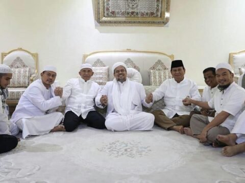 Foto Pertemuan Habib Rizieq, Prabowo & Amien Rais “hilang”?