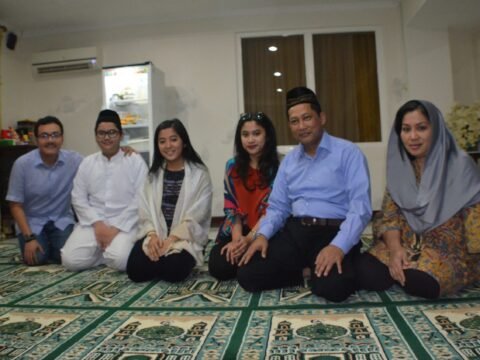 Buwas Dimana Pun Tetap Buwas