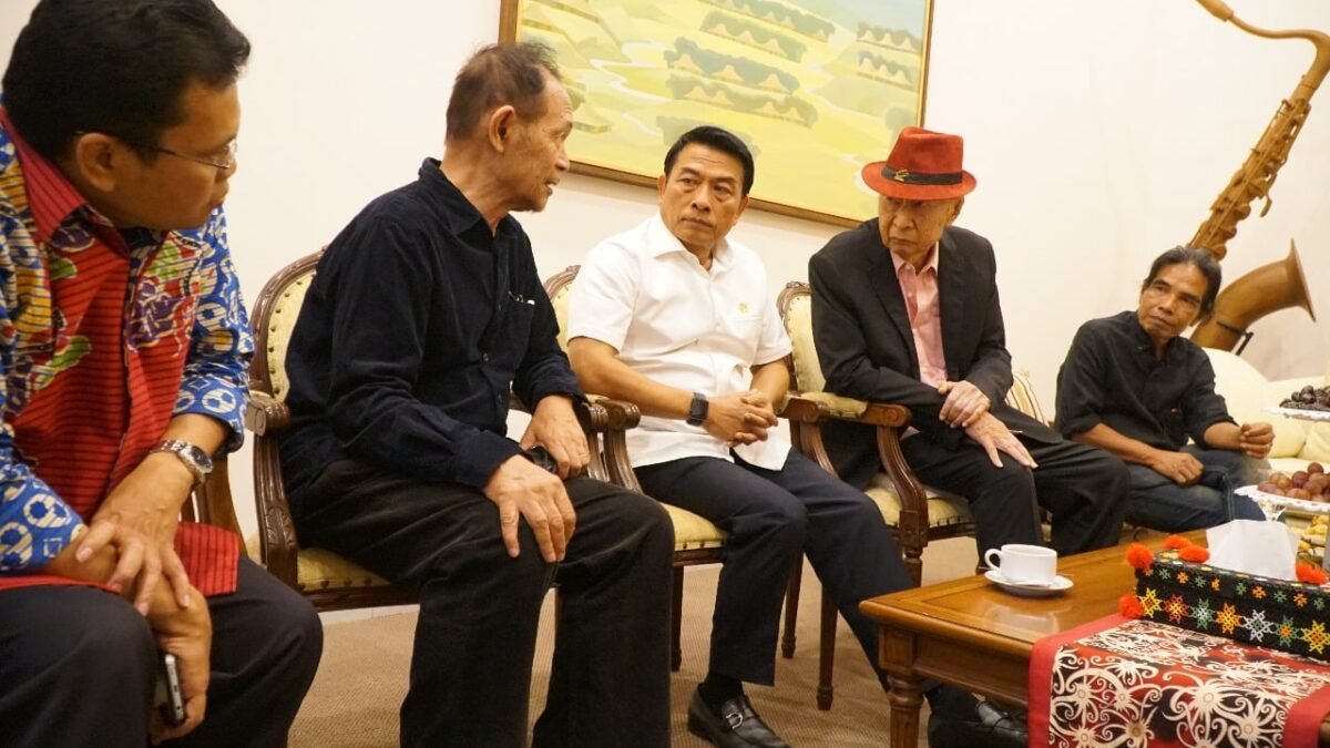 Moeldoko & Goenawan Mohamad Kolaborasi? Moeldoko & Goenawan Mohamad Kolaborasi?