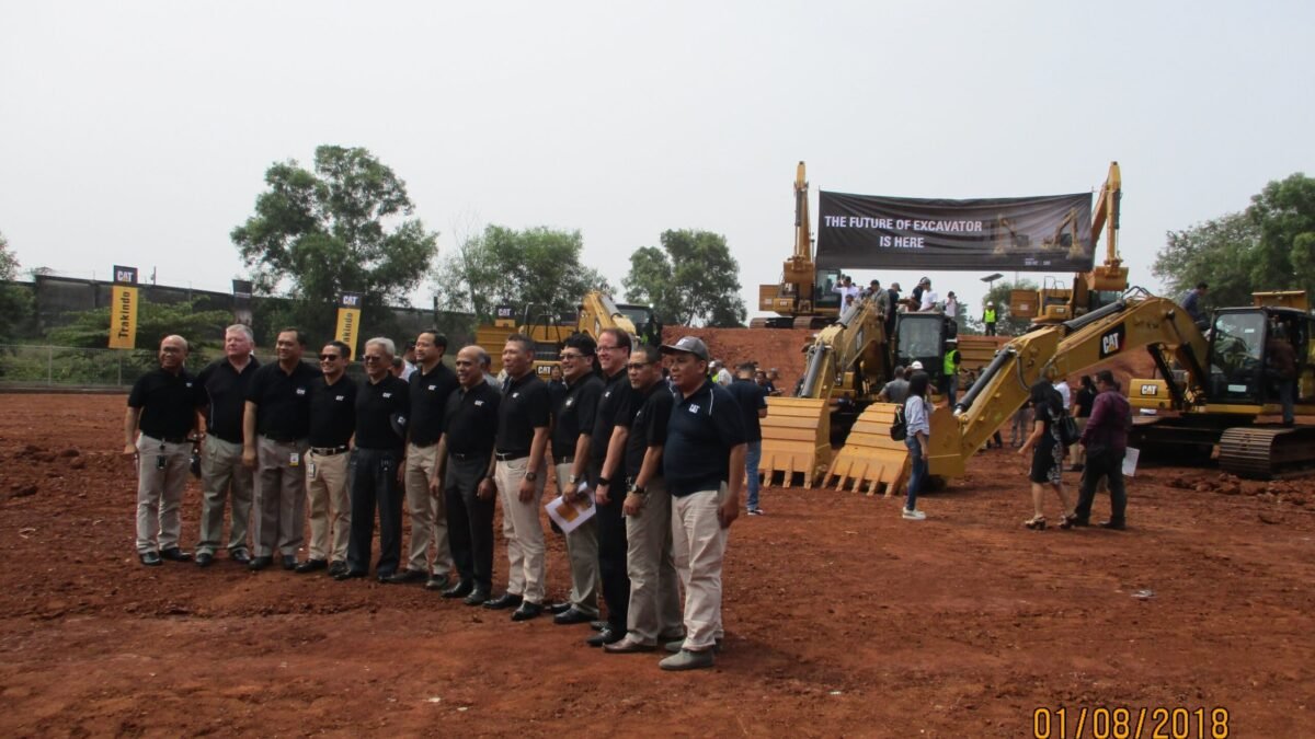 Peluncuran Hydraulic Excavator Next Gen dari Caterpillar Oleh Trakindo