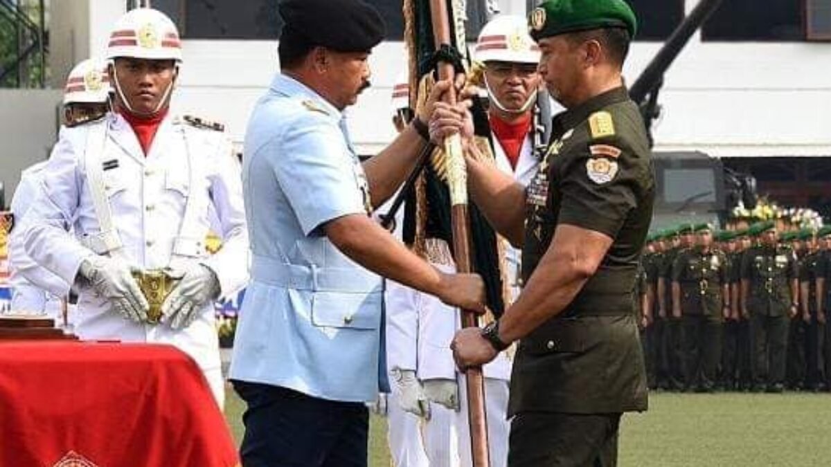 Tongkat Komando Angkatan Darat di Jenderal Andika Perkasa Tongkat Komando Angkatan Darat di Jenderal Andika Perkasa