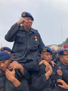 Warga Kehormatan Dato Sri Tahir oleh Brimob, Penuh Rumors