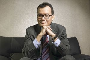 Kaca Mata Tiga Lingkaran