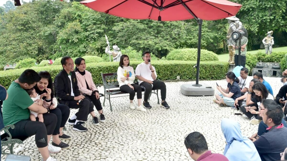 Presiden Jokowi “Pamer Keluarga Bahagia” Kepada Media Massa