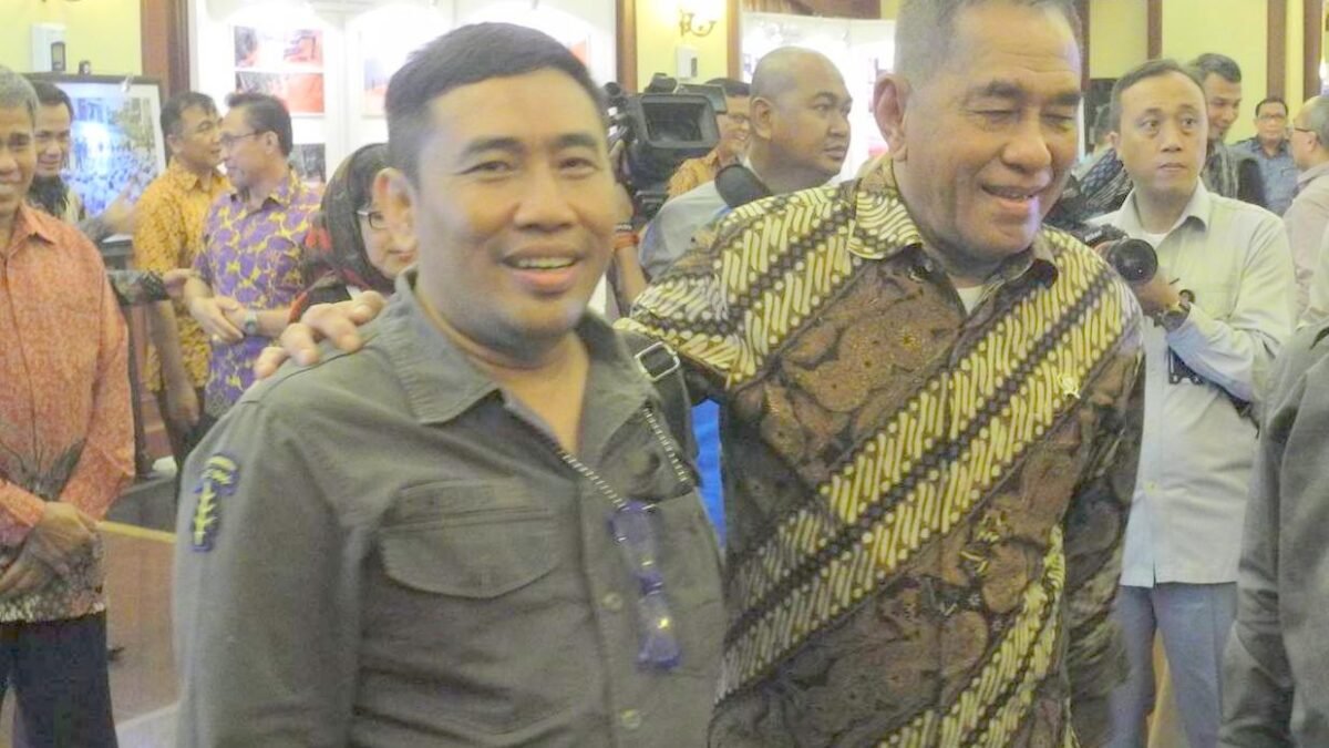 Ryamizard Ryacudu: “Tidak Ada Negosiasi, Menyerah atau Kita Selesaikan.”