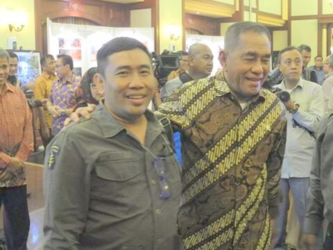 Ryamizard Ryacudu: “Tidak Ada Negosiasi, Menyerah atau Kita Selesaikan.”