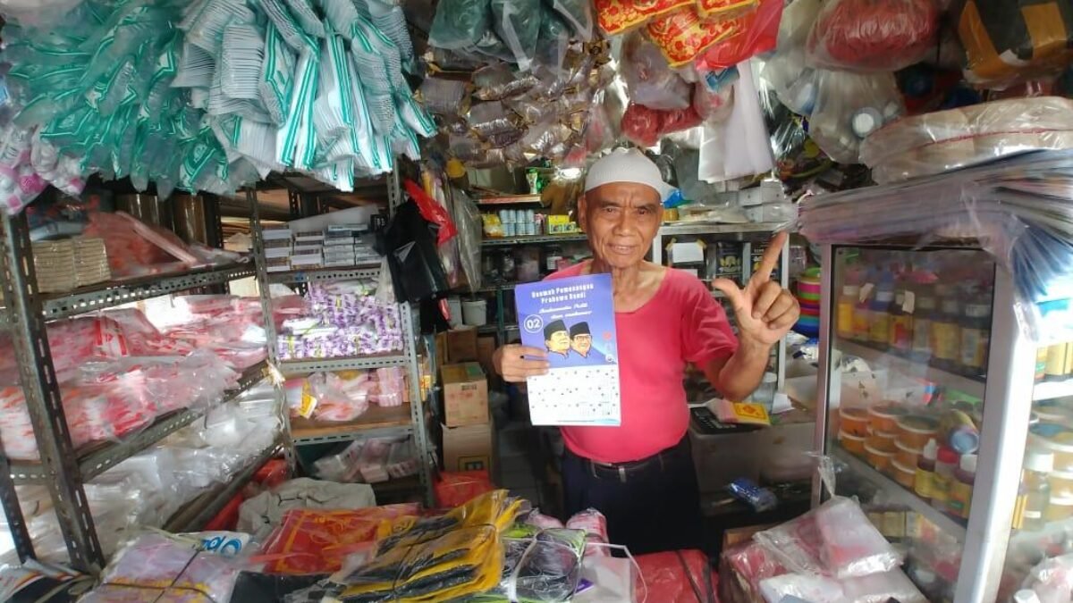Relawan MPI Lakukan Gerakan Rabu Biru ke Pasar Tradisional.