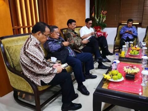 Nomophobia, Orang Yang Bermain Smartphone atau Tablet Melanda Indonesia