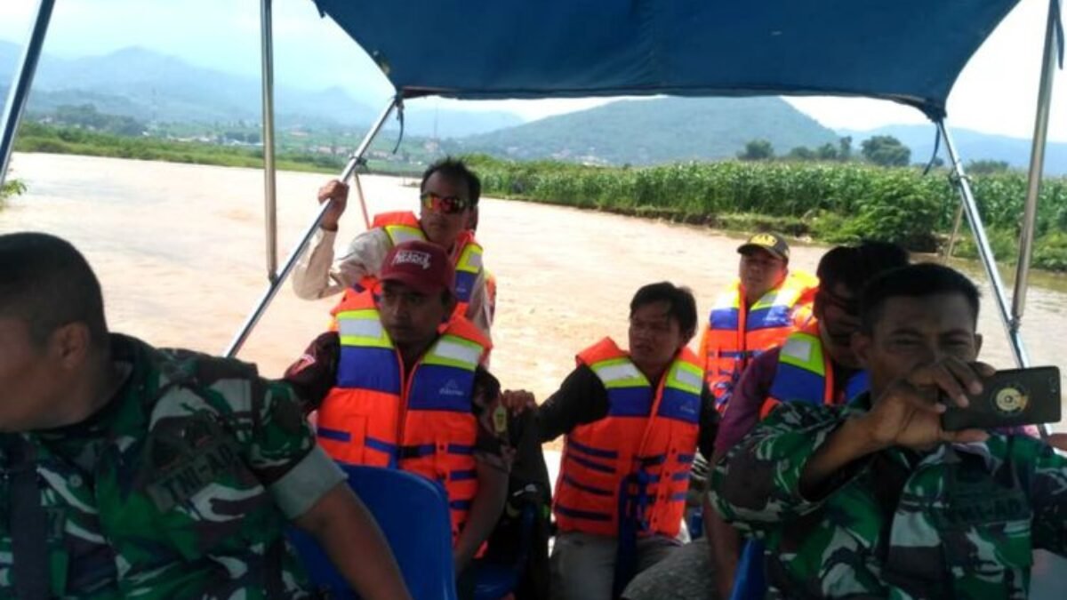 2 Hari Hilang, Nelayan Tewas Mengambang di Pantai Cipalawah Garut 2 Hari Hilang, Nelayan Tewas Mengambang di Pantai Cipalawah Garut