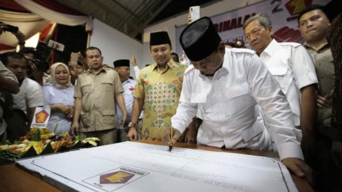 Prabowo Resmikan Kantor DPD Gerindra di Banten Prabowo Resmikan Kantor DPD Gerindra di Banten