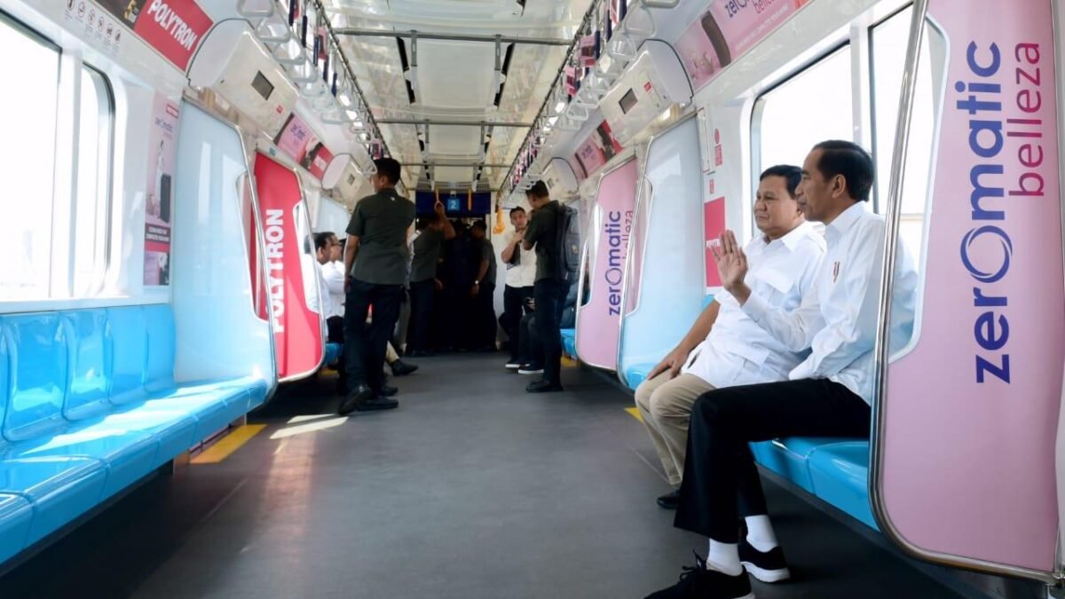 Menguak Peran Budi Gunawan, Kepala BIN di Pertemuan Jokowi-Prabowo Menguak Peran Budi Gunawan, Kepala BIN di Pertemuan Jokowi-Prabowo