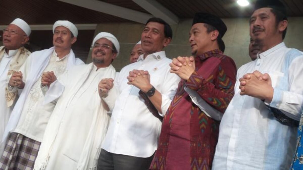 Persahabatan Wiranto dan Rizieq Shihab
