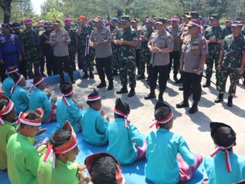 Panglima TNI Tinjau Prajurit Yang Bertugas di Pulau Nipah