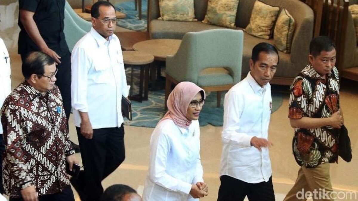 Presiden Singgung Kasus 2002, Saat Sang Dirut Juga Kena Kasus Korupsi. Kenapa Tanpa Menteri BUMN? Presiden Singgung Kasus 2002, Saat Sang Dirut Juga Kena Kasus Korupsi. Kenapa Tanpa Menteri BUMN?
