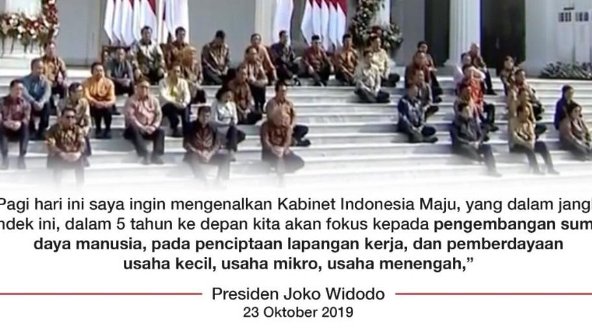 Relawan Jokowi Terpecah: “Ada Yang Siap Kawal Kabinet, Ada Yang Bubarkan Diri.”