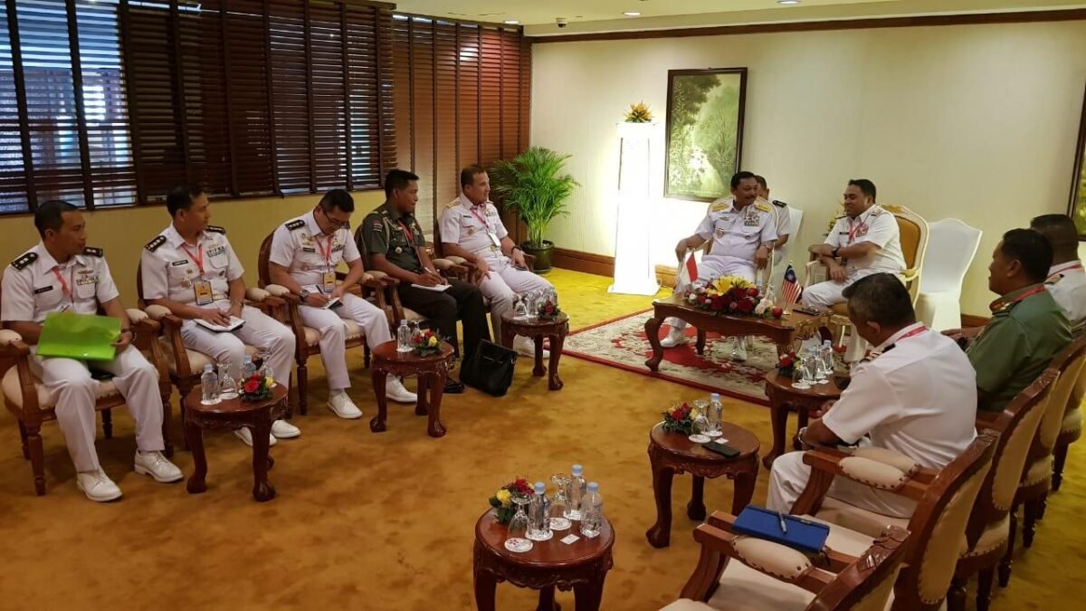 KASAL: “Kami Terus Memperkuat Hubungan Antara TNI AL dan Royal Cambodian Navy.”
