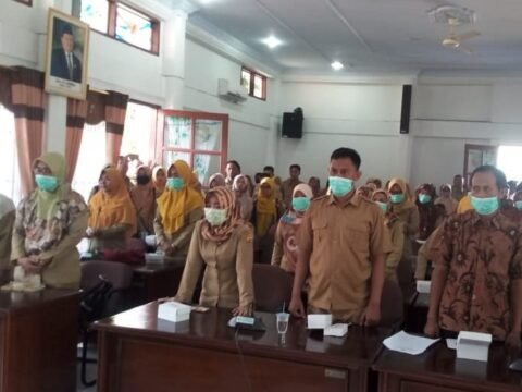 Mereka Mogok Mengajar, Karena Tak Dihargai Lagi
