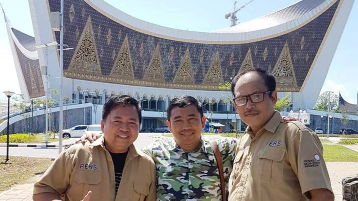 Tiga Wakil Netizen, Dari Kerajaan Komputer Global