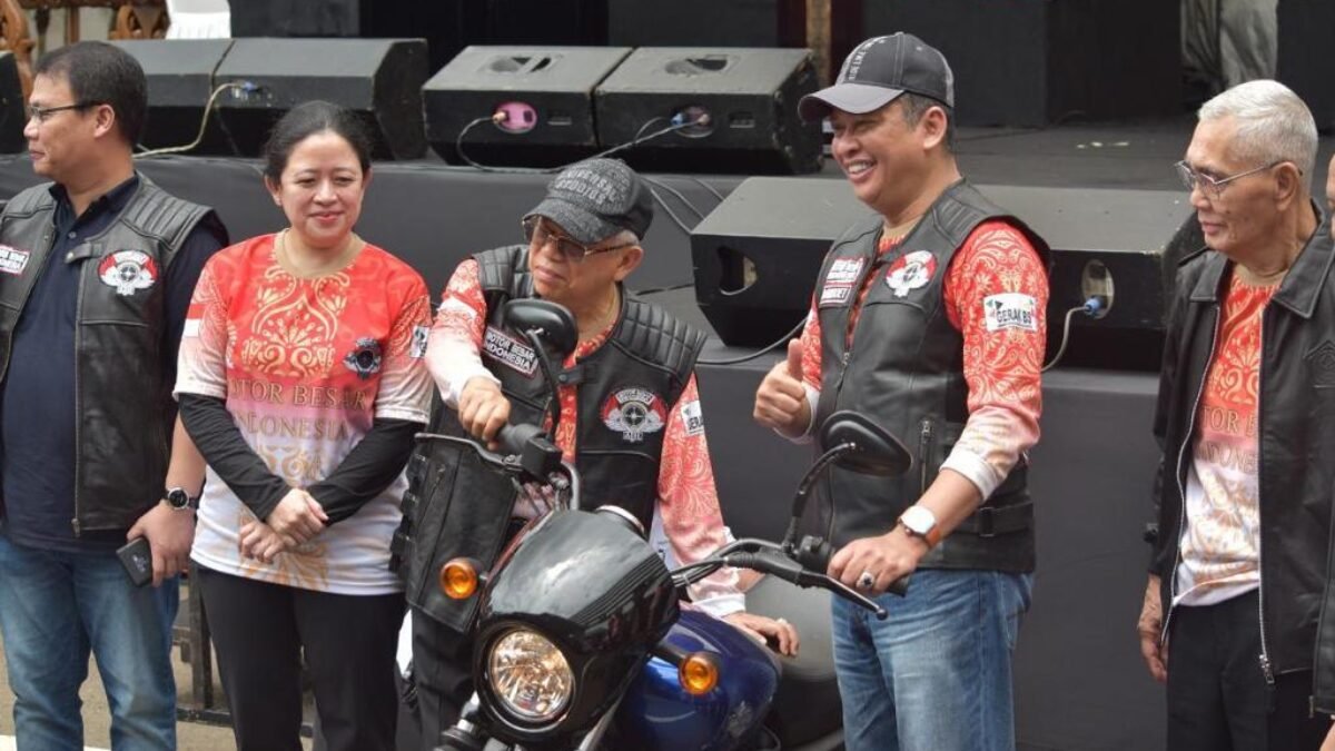 KH. Ma’ruf Amin Tampil Energik Mengenakan Rompi Khas Anak Motor