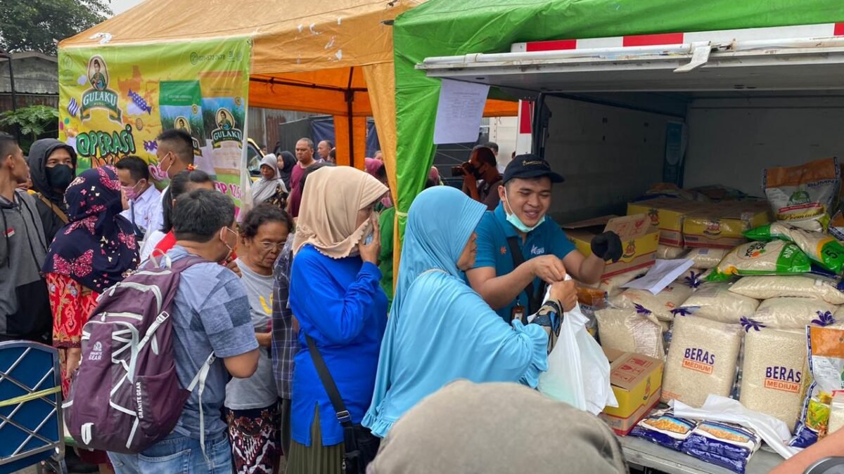BULOG Gelar Operasi Pasar untuk Stabilkan Harga Beras dan Gula BULOG Gelar Operasi Pasar untuk Stabilkan Harga Beras dan Gula