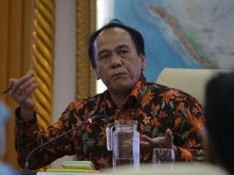 NKRI Bersyariah Atau Eksploitasi Simbol Agama?