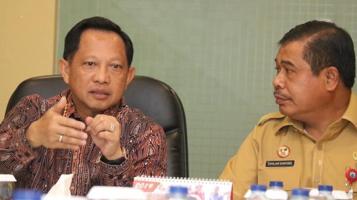 Tito Karnavian: Kepala BNPP Akan Perketat Prosedur Keluar Masuk NKRI di PLBN Tito Karnavian: Kepala BNPP Akan Perketat Prosedur Keluar Masuk NKRI di PLBN
