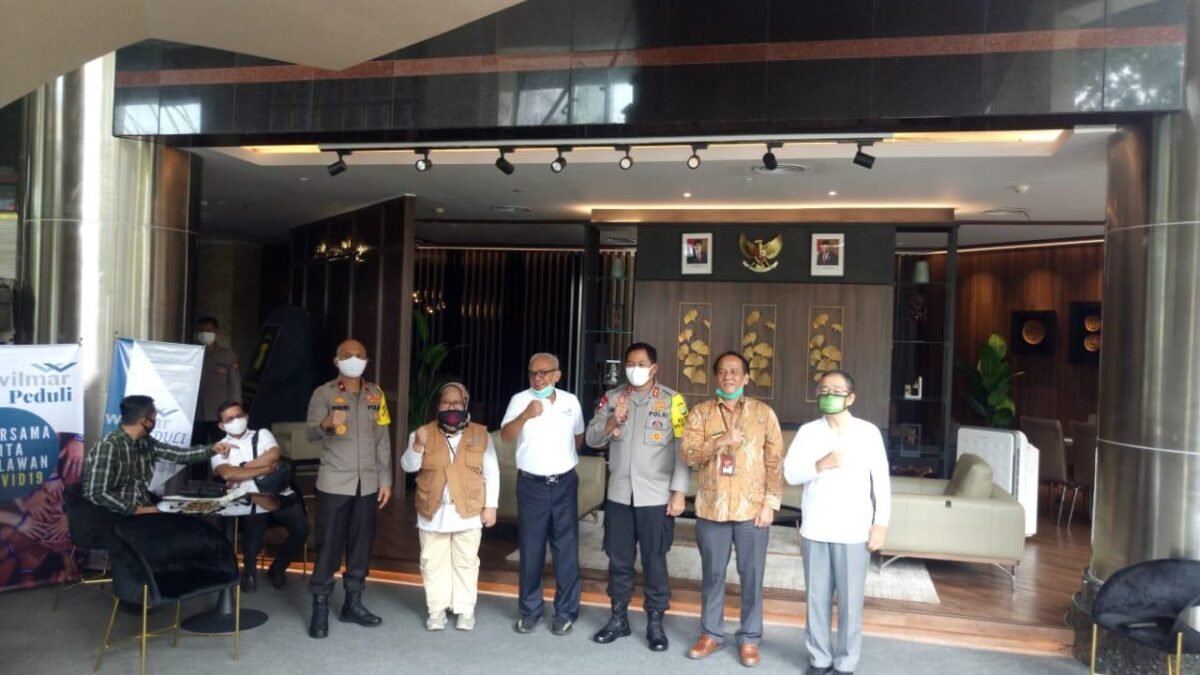 Staf Khusus Mendagri Hadiri Serah Terima Bantuan Sarana Covid 19 Untuk Polda Metro Jaya Staf Khusus Mendagri Hadiri Serah Terima Bantuan Sarana Covid 19 Untuk Polda Metro Jaya