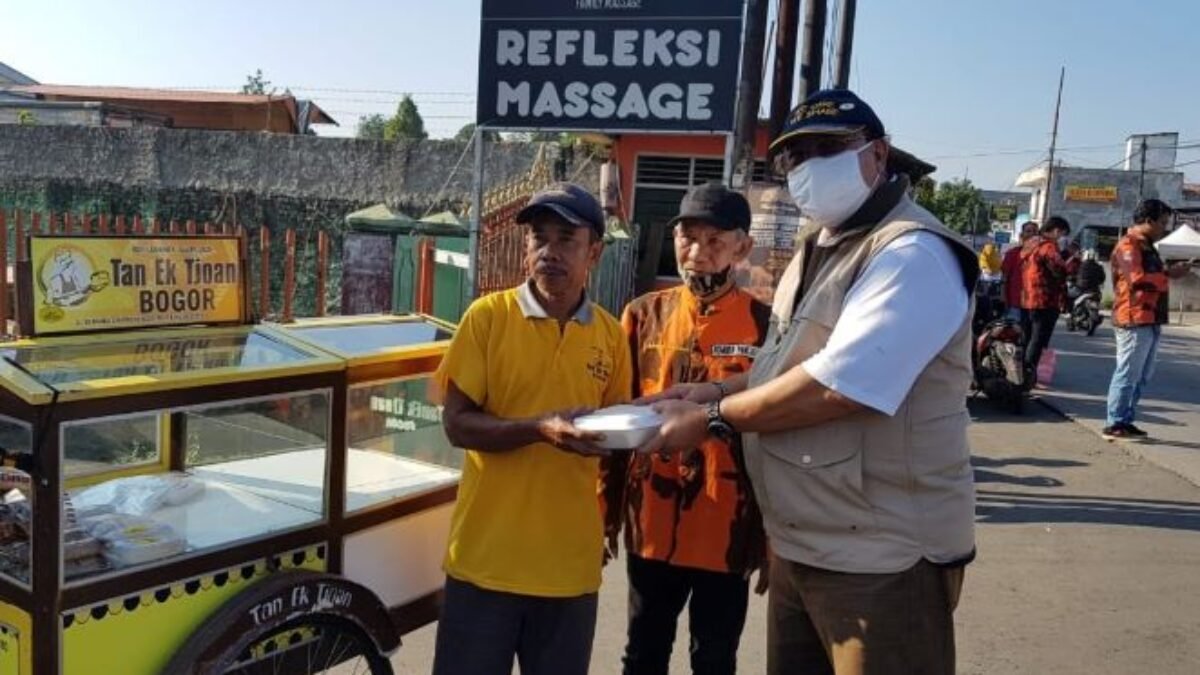 Tumbuhkan Sikap Peduli Warga dari Lingkungan Terkecil Tumbuhkan Sikap Peduli Warga dari Lingkungan Terkecil