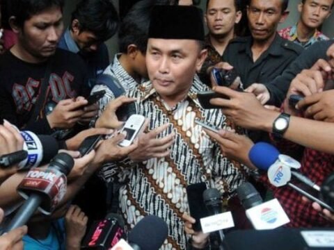 Gubernur Kalimantan Tengah, Sugianto Sabran Sumbangkan Gajinya Lima Tahun