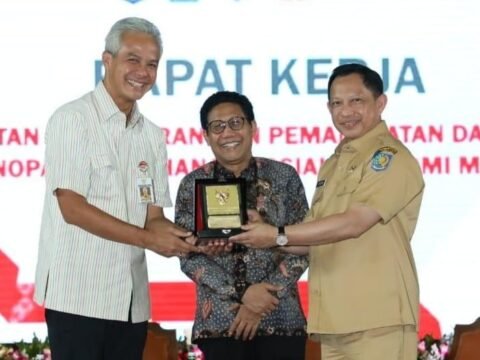 Mendagri Puji Inovasi Bupati Banyuwangi Bangun Sistem Penyaluran Bansos Yang Transparan dan Tepat Sasaran