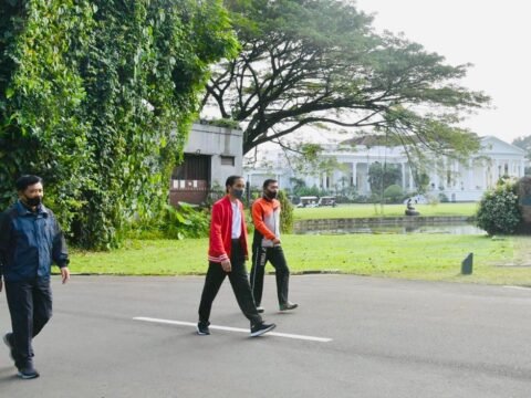 Ada Apa Jokowi Panggil Panglima TNI dan Kapolri, Minggu Pagi?