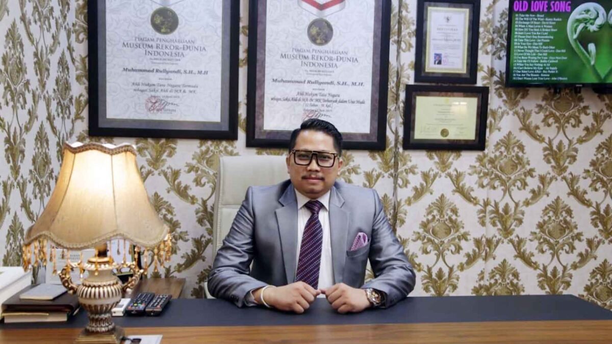Pilkada 9 Desember 2020, Bukti Komitmen Negara Berikan Kepastian Hukum Proses Demokrasi di Indonesia Pilkada 9 Desember 2020, Bukti Komitmen Negara Berikan Kepastian Hukum Proses Demokrasi di Indonesia
