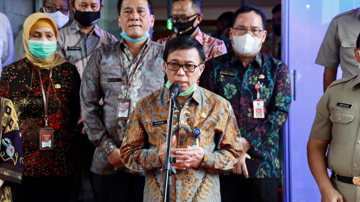 Kemendagri Sukses Mediasi Kemendikbud dan Pemprov DKI Temukan Solusi Kisruh PPDB Kemendagri Sukses Mediasi Kemendikbud dan Pemprov DKI Temukan Solusi Kisruh PPDB