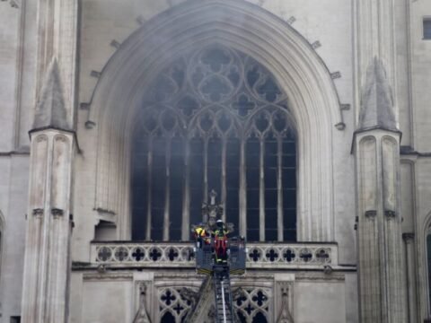 Kebakaran Gereja Katedral Di Kota Nantes Perancis Barat