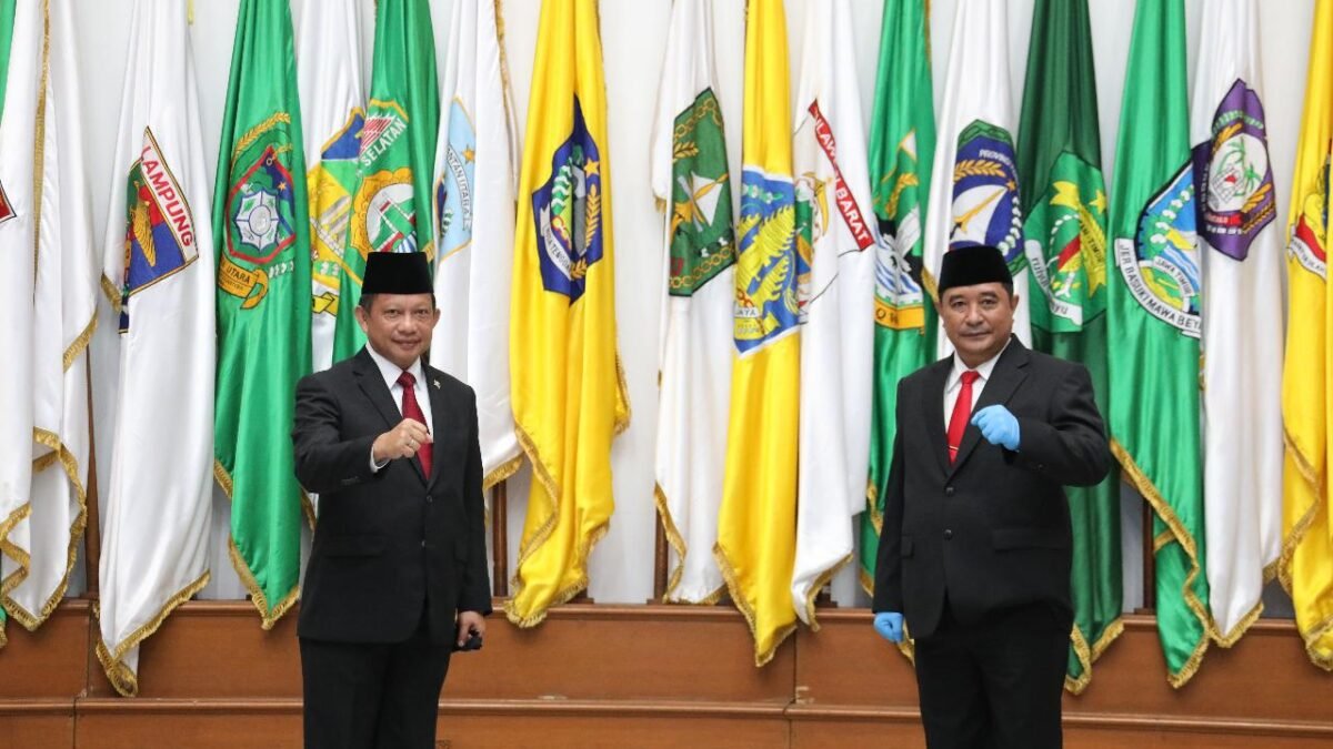 Kapuspen Mendagri Dilantik Menjadi Dirjen Politik dan Pemerintahan Umum Kapuspen Mendagri Dilantik Menjadi Dirjen Politik dan Pemerintahan Umum