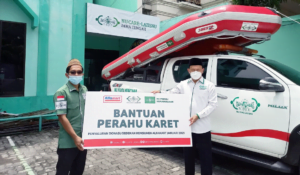 Harlah NU ke ’98, NU Care Salurkan Perahu Karet di 3 Provinsi Terdampak Banjir