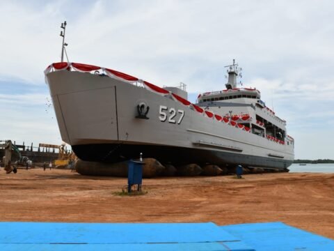 Kasal Launcing KRI Jenis Angkut Tank