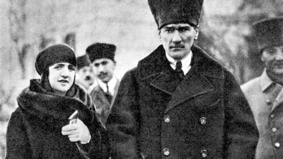 Mustafa Kemal Ataturk, Tokoh Sekuler Turki yang Berandil Meruntuhkan Khalifah Ustmani Mustafa Kemal Ataturk, Tokoh Sekuler Turki yang Berandil Meruntuhkan Khalifah Ustmani