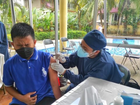 Perjuangan Anak Ini Untuk Mendapatkan Vaksin, Viral di Group WA