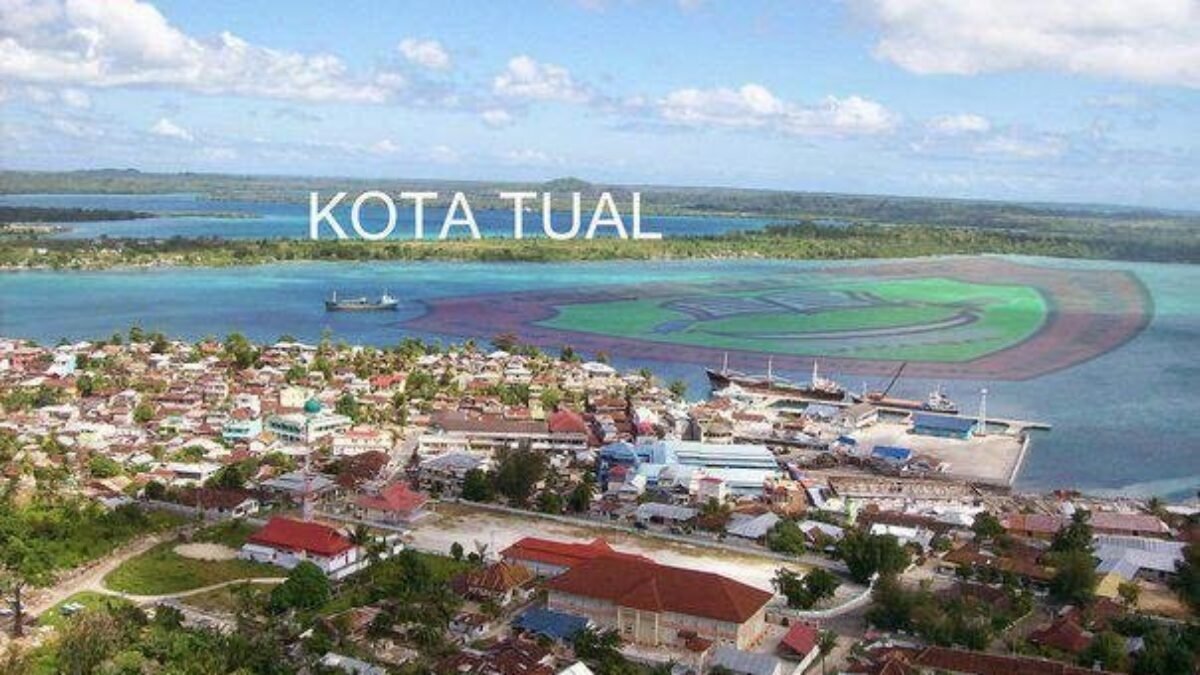 Menko Marves Luhut B Panjaitan Melepas Eksport Perdana Rumput Laut di Kota Tual, Maluku Menko Marves Luhut B Panjaitan Melepas Eksport Perdana Rumput Laut di Kota Tual, Maluku