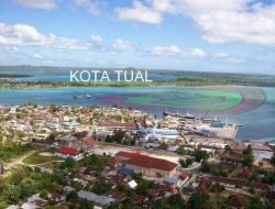 Menko Marves Luhut B Panjaitan Melepas Eksport Perdana Rumput Laut di Kota Tual, Maluku