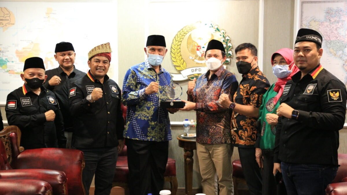 Sultan Najamudin Bangga Jadi Bagian Keluarga Besar Keturunan Etnis Minangkabau Sultan Najamudin Bangga Jadi Bagian Keluarga Besar Keturunan Etnis Minangkabau