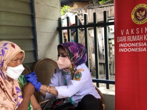 Video Kepala BIN Daerah Ke Rumah Janda Veteran, Yang Sekalian Vaksin Viral