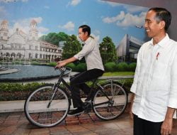 Jokowi Gonceng Presiden Mendatang? Viral