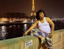 Komika Marshel Widianto Dengan Menara Eiffel dan Sedot WC