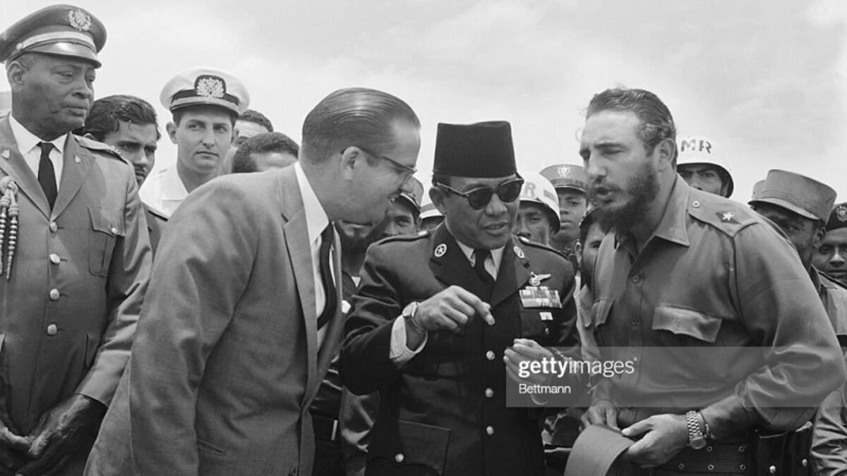 Strategi Sukarno Melawan Imperialisme Strategi Sukarno Melawan Imperialisme